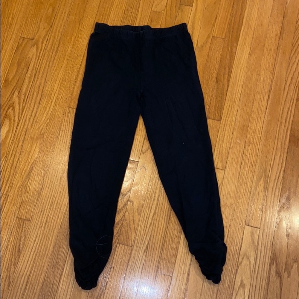 black leggings•gap